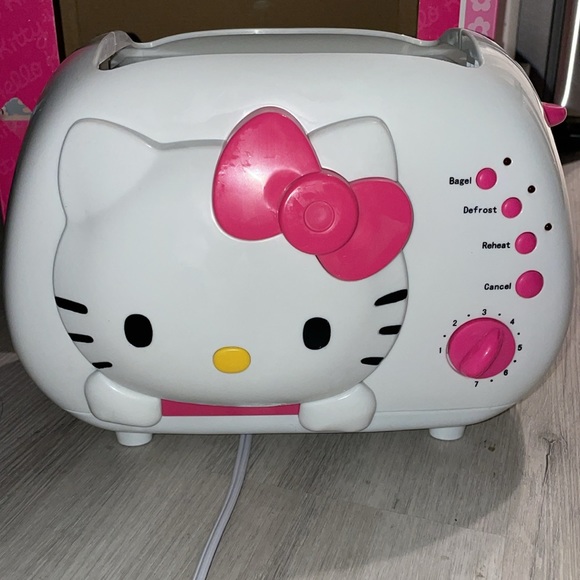 🎉HPx2🎉Hello kitty 2-Slice wide toaster excellent condition! - Picture 3 of 8